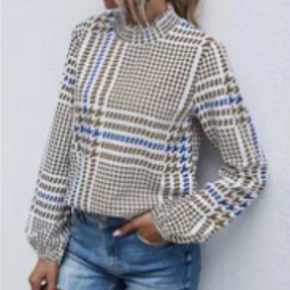 Patterned Ruffle Shirt - Picture 2 of 4